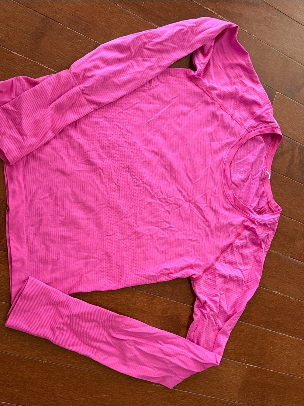 Lululemon Long-Sleeve Women's active Top - Bright Pink